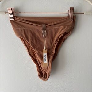 Skims summer mesh Briefs NWT‎ XS